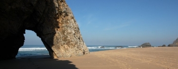 Praia da Adraga eleita a melhor praia em Portugal