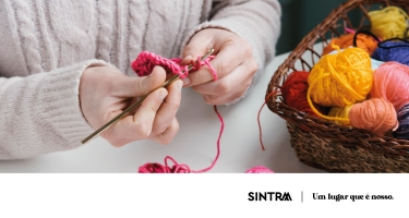 FabLab Sintra promove workshop de crochet alusivo ao 25 de Abril